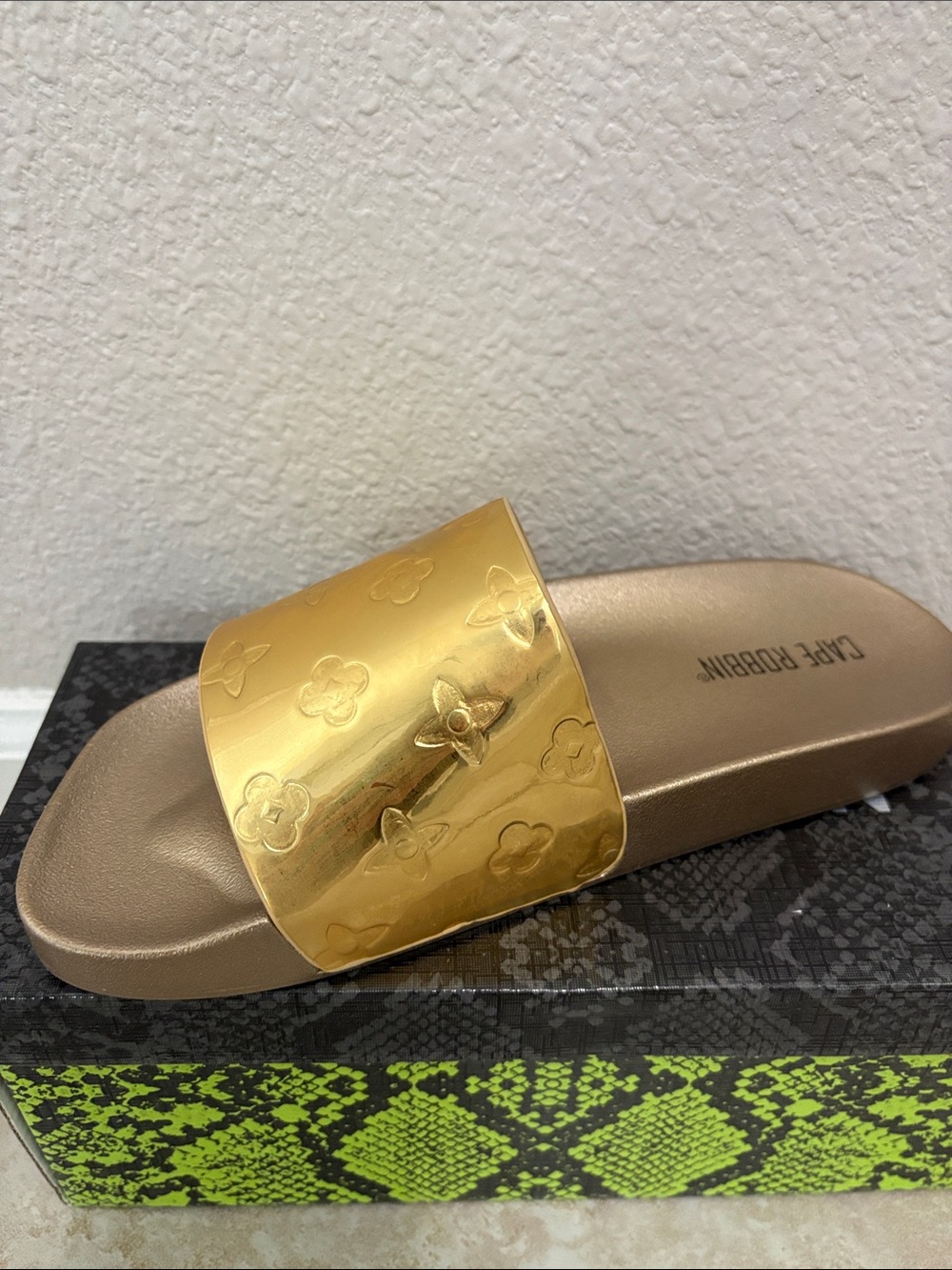 Gold Slides - Picture 2 of 7
